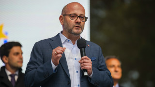 Радан Кънев: Целият процес за спрените обществени поръчки е секретен, а не би трябвало